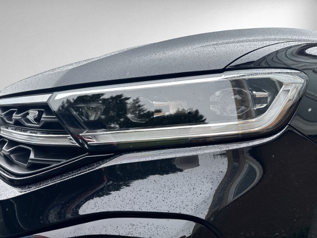 T-Roc 1.5 TSI DSG R-LINE PANO+IQ.LIGHT+RFK+NAVI+