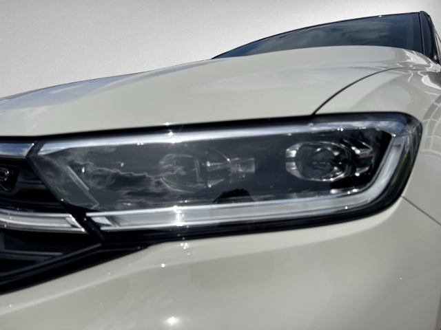 T-Roc 1.5 TSI DSG R-LINE PANO+IQ.LIGHT+RFK+NAVI+