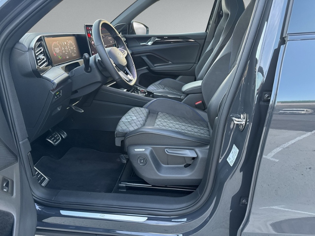 Tiguan 1.5 eTSI DSG R-LINE PANO+360°+IQ.LIGHT+HE