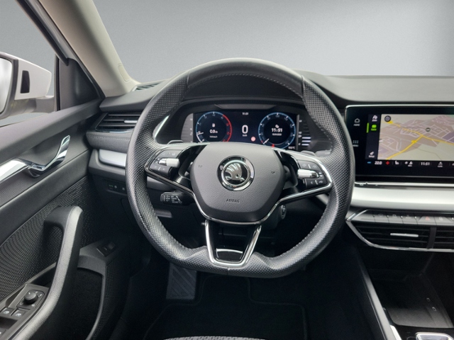 Octavia Combi 2.0 TDI DSG STYLE STANDHZ+NAVI+ACC