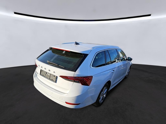 Octavia Combi 2.0 TDI DSG STYLE STANDHZ+NAVI+ACC