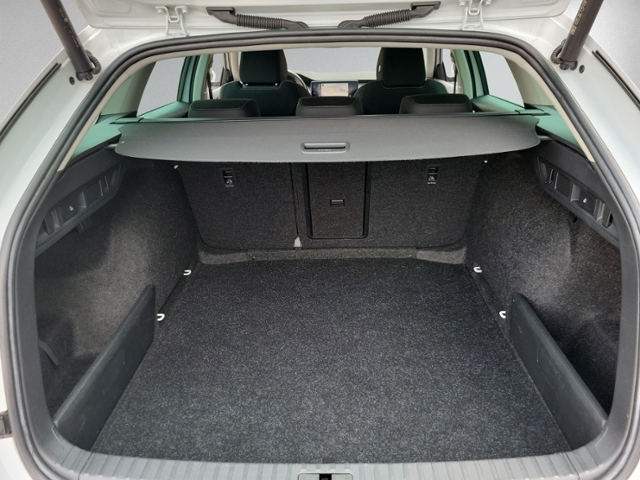 Octavia Combi 2.0 TDI DSG STYLE STANDHZ+NAVI+ACC