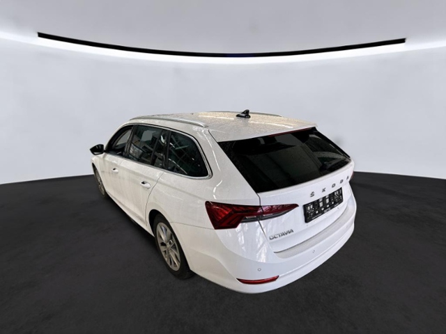 Octavia Combi 2.0 TDI DSG STYLE AHK+NAVI+ACC+PDC