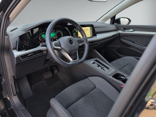 Golf VIII Variant 2.0 TDI DSG NAVI+LED+ACC+PDC+S
