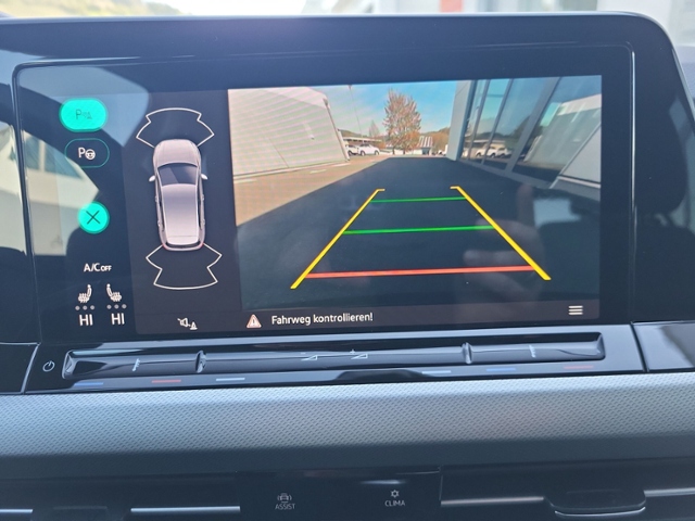 Golf VIII 1.5 TSI ACTIVE STANDHZ+RFK+HEAD-UP+NAV