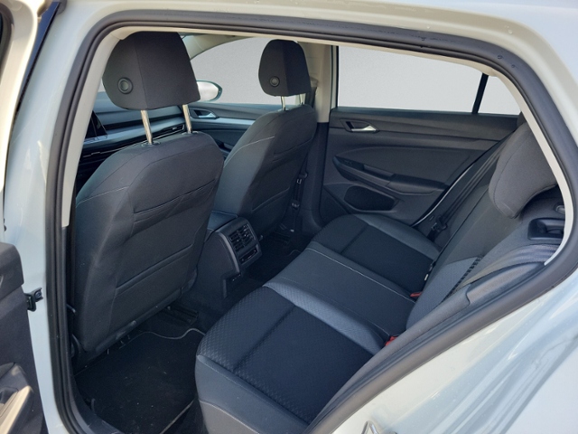 Golf VIII 1.5 TSI ACTIVE STANDHZ+RFK+HEAD-UP+NAV