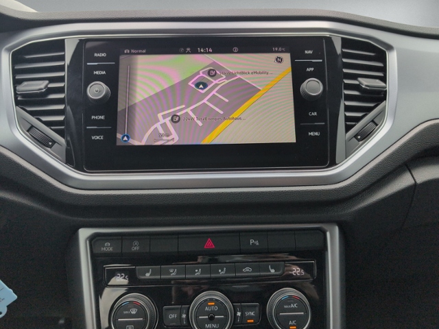 T-Roc 1.5 TSI DSG ACTIVE LED+NAVI.+RFK+ACC+SIHZ+