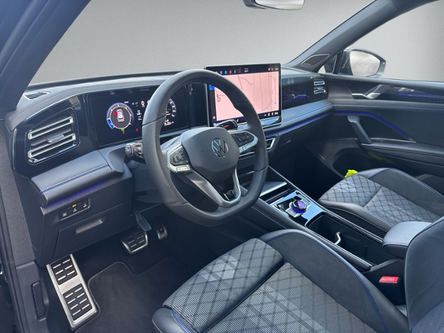 Tiguan 2.0 TDI DSG R-LINE 4MOTION PANO+360°+IQ.L