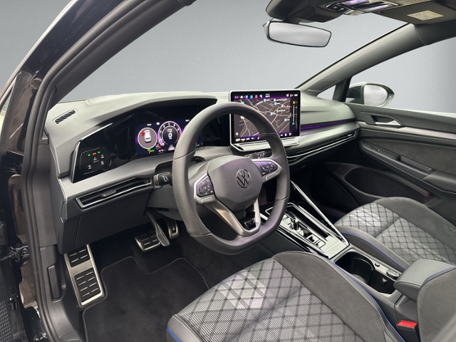 Golf VIII 1.5 eTSI DSG R-LINE PANO+NAVI+ACC+LED+