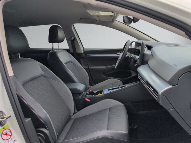 Golf VIII Variant 2.0 TDI DSG AHK+IQ.LIGHT+360°+