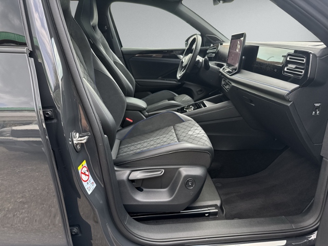 Tiguan 1.5 eTSI DSG R-LINE PANO+360°+IQ.LIGHT+HE