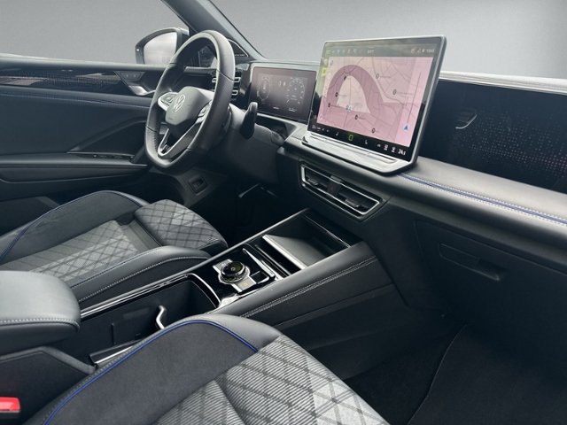 Tiguan 1.5 eTSI DSG R-LINE PANO+360°+IQ.LIGHT+HE