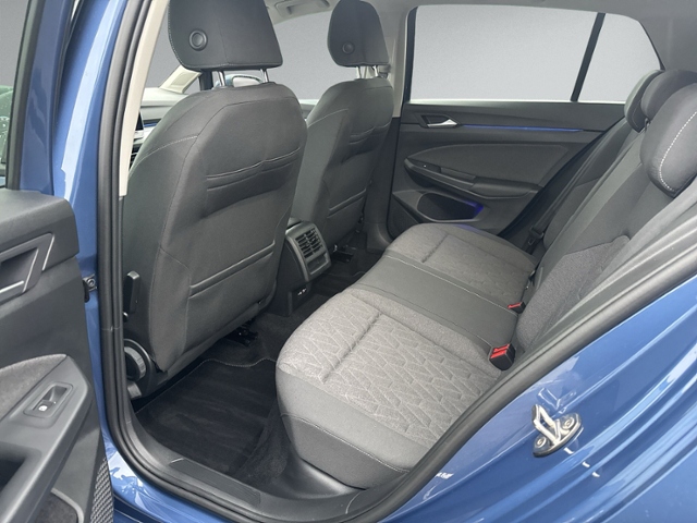 Golf VIII 1.5 eTSI DSG LED+AHK+RFK+ACC+SHZ+APP-C