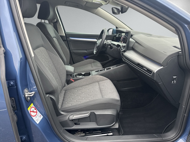 Golf VIII 1.5 eTSI DSG LED+AHK+RFK+ACC+SHZ+APP-C