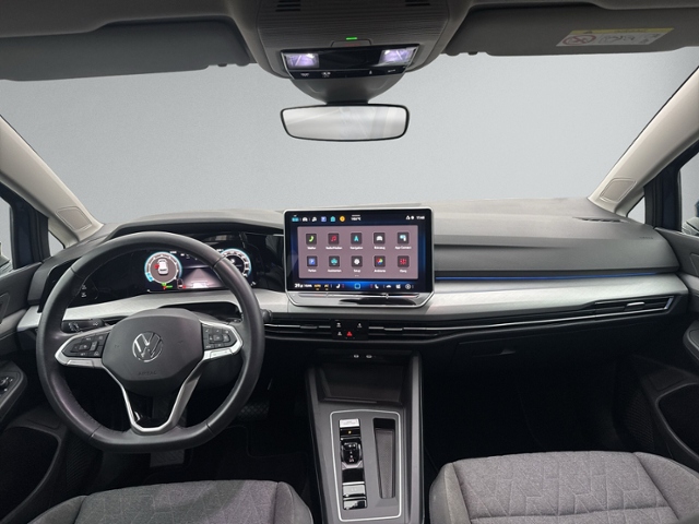 Golf VIII 1.5 eTSI DSG LED+AHK+RFK+ACC+SHZ+APP-C