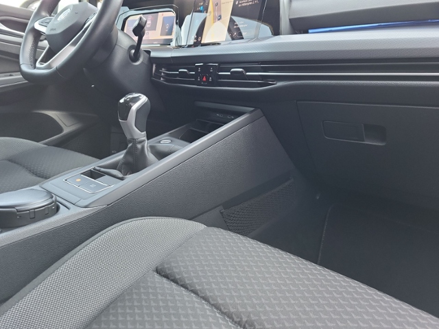 Golf VIII 1.5 TSI ACTIVE STANDHZ+RFK+HEAD-UP+NAV