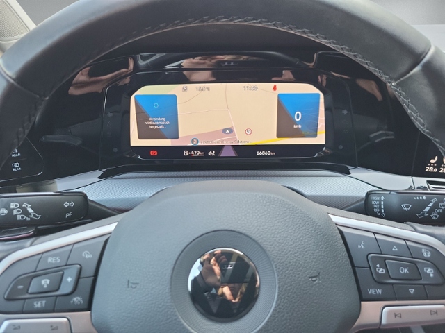 Golf VIII 1.5 TSI ACTIVE STANDHZ+RFK+HEAD-UP+NAV