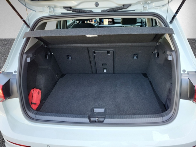 Golf VIII 1.5 TSI ACTIVE STANDHZ+RFK+HEAD-UP+NAV