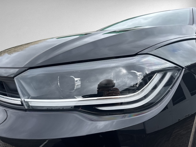 Polo 1.0 TSI DSG R-LINE PANO+IQ.LIGHT+RFK+ACC+SH