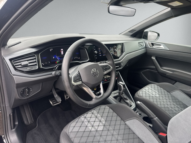 Polo 1.0 TSI DSG R-LINE PANO+IQ.LIGHT+RFK+ACC+SH