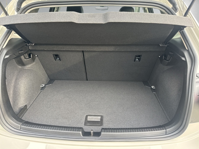 Polo 1.0 TSI DSG GOAL RFK+LED+NAVI+ACC+SIHZ+DAB+