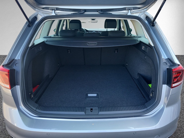 Passat Variant 2.0 TDI DSG RFK+NAVI+ACC+LED+SIHZ