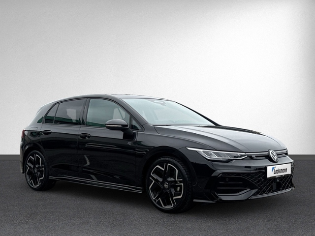 Golf VIII 1.5 eTSI DSG R-LINE PANO+NAVI+ACC+LED+