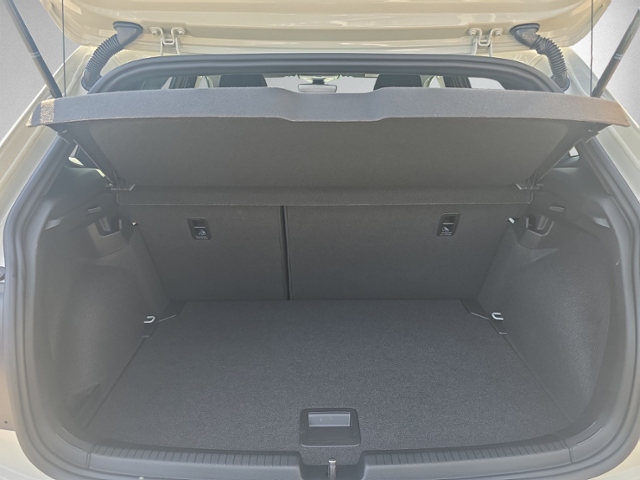 Polo R-LINE 1.0 TSI IQ.Light+ACC+PARKHILFE+SITZH