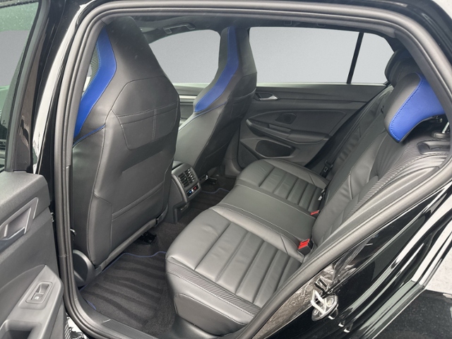 Golf VIII 2.0 TSI DSG R BLACK EDITION +PANO+360°