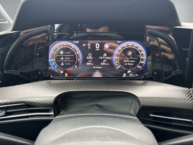 Golf VIII 2.0 TSI DSG R BLACK EDITION +PANO+360°